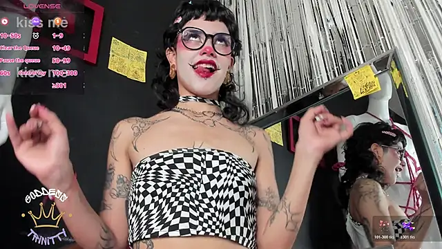 Snapshot of trinitty chatting on 10.29.25 trinitty online show from 10.29.25