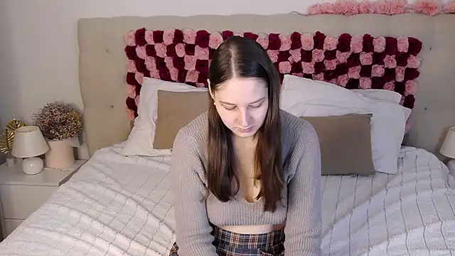 MollyBrams online show from 04.06.26