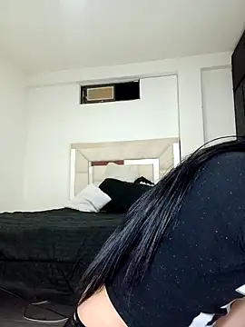 Snapshot of yesik_beltran chatting on 12.31.24 yesik beltran online show from 12.31.24