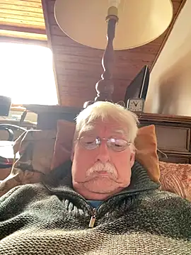 Snapshot of Steffibi1954 chatting on 11.04.25 Steffibi1954 online show from 11.04.25