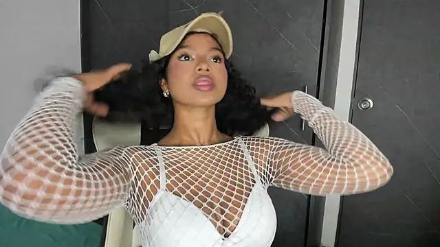 chloe ebony  online show from 01.15.26