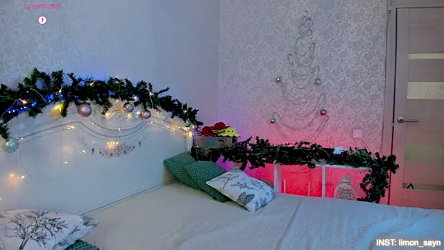 LillyMoure  online show from 01.07.26