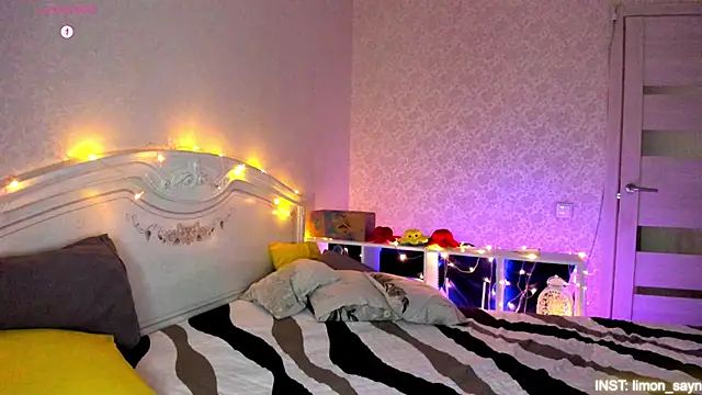 LillyMoure  online show from 02.16.26