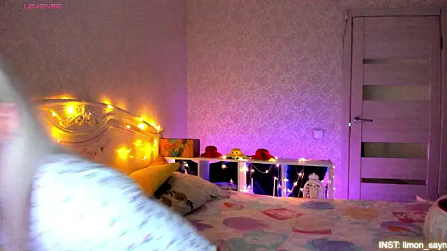 LillyMoure  online show from 03.22.26