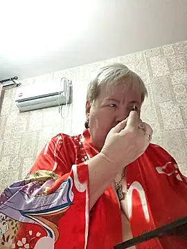 Snapshot of EffectFiona chatting on 02.19.26 EffectFiona online show from 02.19.26