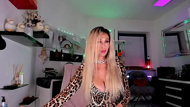 2bigass4 u online show from 10.24.25