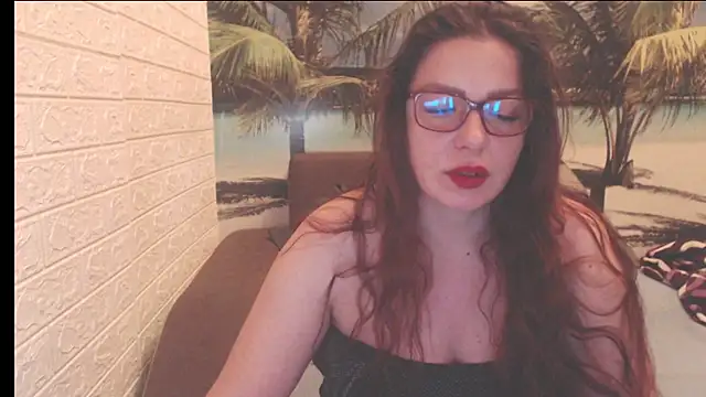 Snapshot of Queen__Natasha chatting on 11.17.25 Queen Natasha online show from 11.17.25