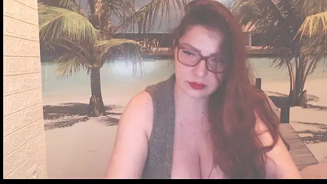 Snapshot of Queen__Natasha chatting on 12.14.25 Queen Natasha online show from 12.14.25