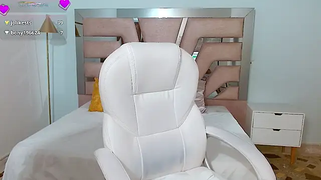 sophia hadid online show from 12.02.24