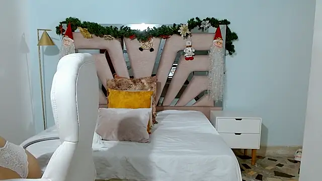 sophia hadid online show from 12.18.24