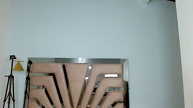 sophia hadid online show from 01.02.25