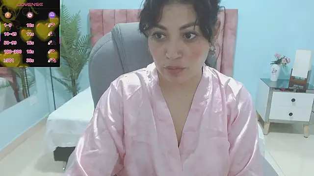 sophia hadid online show from 12.02.25