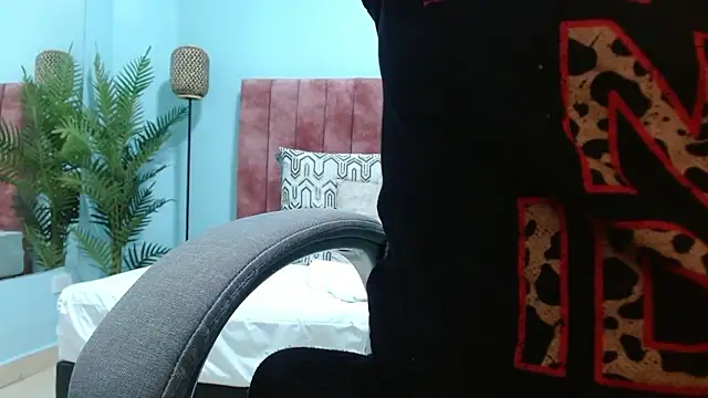 sophia hadid online show from 01.08.26