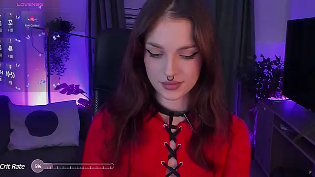 BratzieDarsie online show from 12.13.24