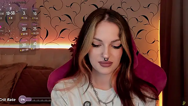 BratzieDarsie online show from 10.10.25