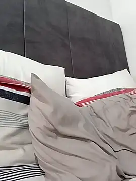 BLACK BOTTOM03 online show from 12.02.25