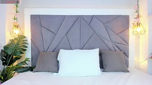 KiarhaTrixie online show from 10.19.25