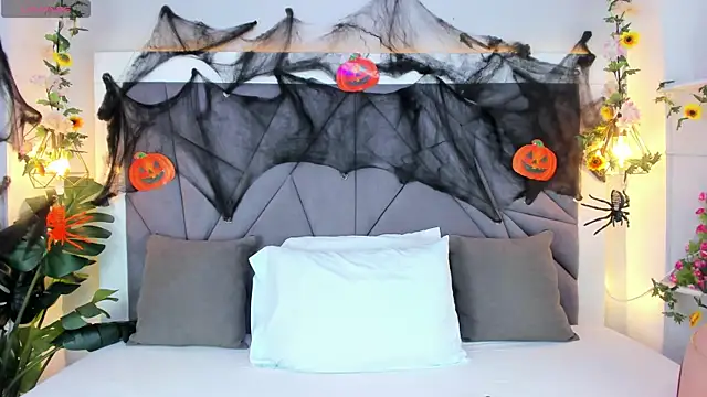 KiarhaTrixie online show from 10.26.25