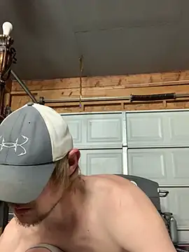 Snapshot of Midwestalpha chatting on 04.21.26 Midwestalpha online show from 04.21.26