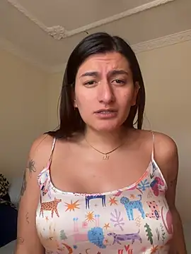 Snapshot of ari_artis chatting on 06.19.26 ari artis online show from 06.19.26
