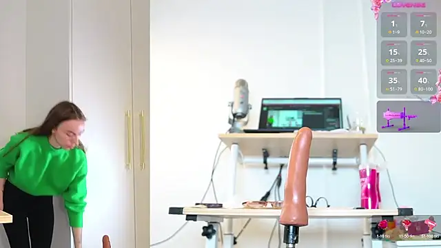 Miss69Ri99 online show from 10.15.25