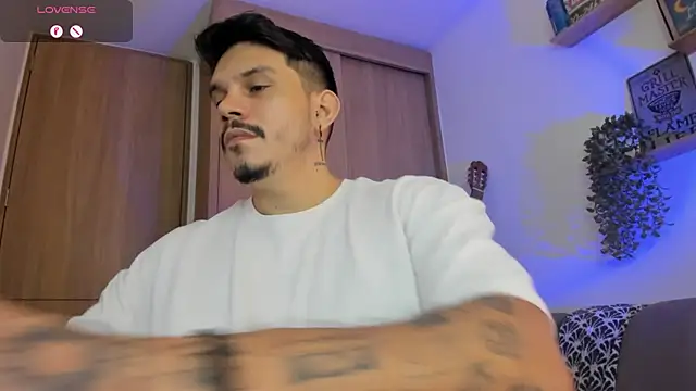 Snapshot of alejandro_stark chatting on 07.19.26 alejandro stark online show from 07.19.26