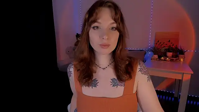 Snapshot of mia_x_love chatting on 12.15.24 mia x love online show from 12.15.24