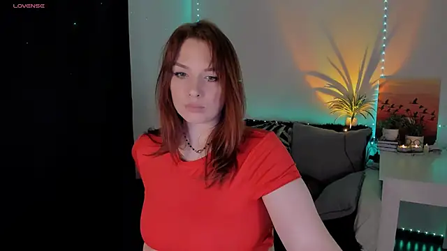 Snapshot of mia_x_love chatting on 12.23.24 mia x love online show from 12.23.24