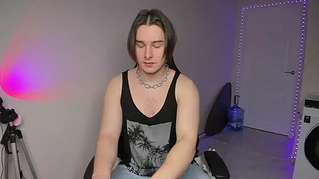 Vincent Strong online show from 12.06.24