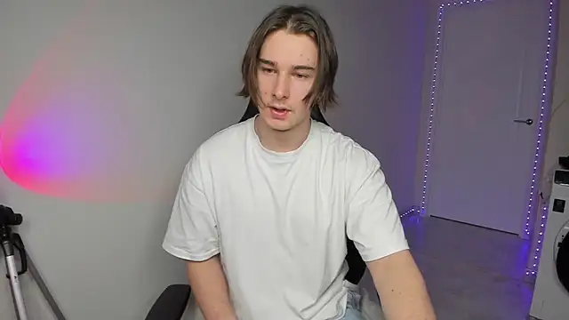 Vincent Strong online show from 12.21.24