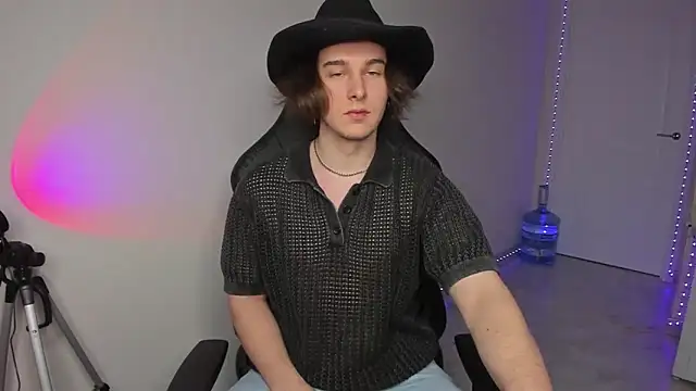 Vincent Strong online show from 01.05.25