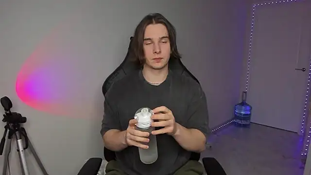 Vincent Strong online show from 01.15.25