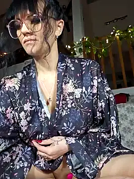 anyalikestosuck online show from 12.17.24