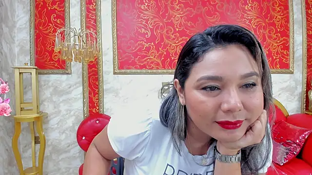 Snapshot of Myhottie_Milf chatting on 12.28.24 Myhottie Milf online show from 12.28.24