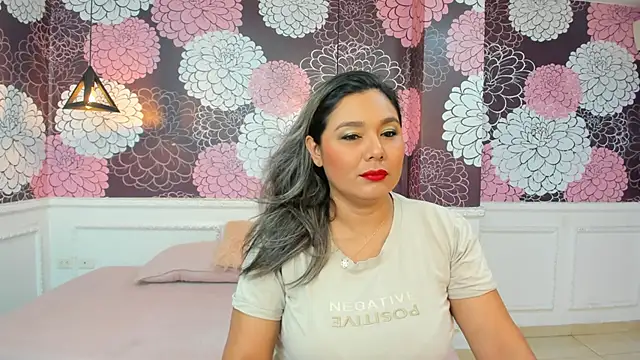 Snapshot of Myhottie_Milf chatting on 01.21.25 Myhottie Milf online show from 01.21.25