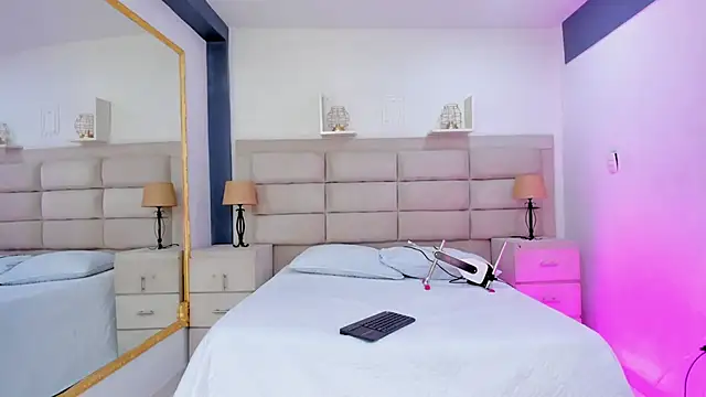 CinthiaCollins online show from 11.25.25