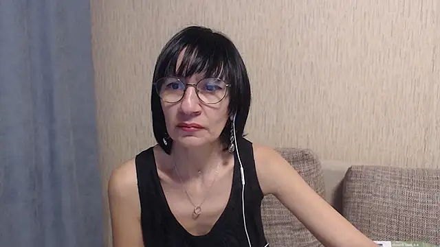 Erica95Bloom online show from 02.15.25