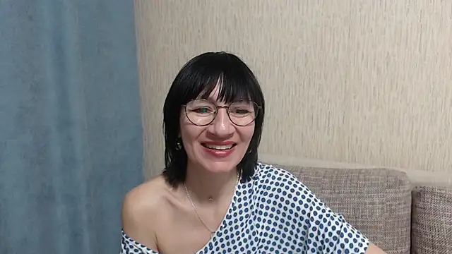 Erica95Bloom online show from 02.18.25