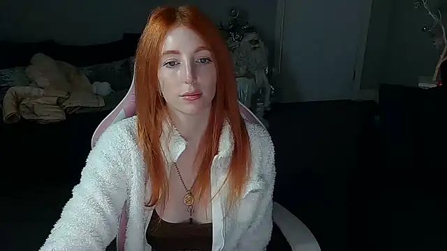 Red firesquirt online show from 12.10.24