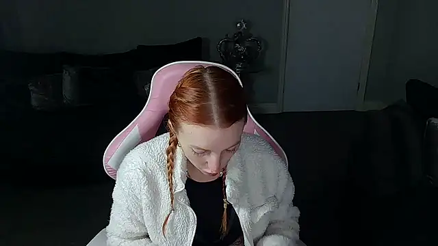 Red firesquirt online show from 02.20.25