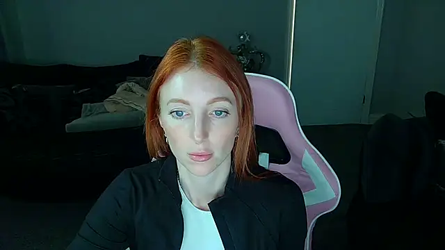 Red firesquirt online show from 03.05.25