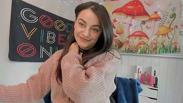 LovelyAzucena online show from 12.22.25