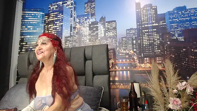 Snapshot of Lucy_mature8 chatting on 06.28.26 Lucy mature8 online show from 06.28.26