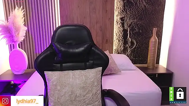 Snapshot of lydhia97_ chatting on 01.22.25 lydhia97 online show from 01.22.25
