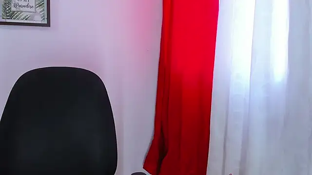 Snapshot of Victoria_Caruso chatting on 12.16.24 Victoria Caruso online show from 12.16.24