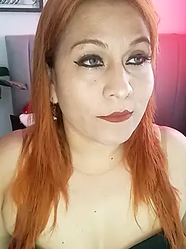 Snapshot of Victoria_Caruso chatting on 03.12.25 Victoria Caruso online show from 03.12.25