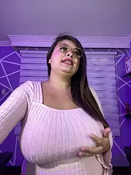 MiiaaJoness online show from 02.15.25