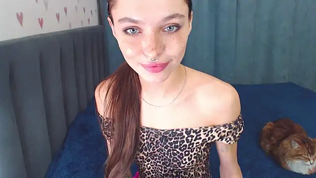 ChloeSunny online show from 11.10.25