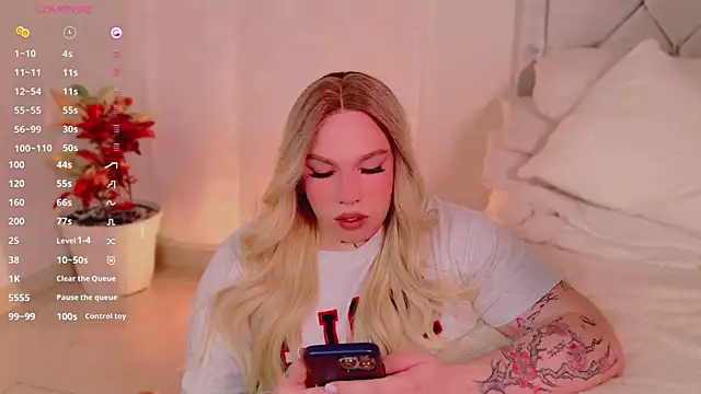 Snapshot of IsabellaFigueredo__ chatting on 02.02.25 IsabellaFigueredo online show from 02.02.25