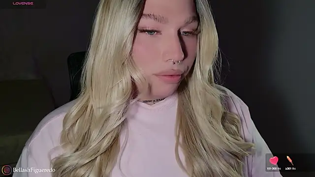 Snapshot of IsabellaFigueredo__ chatting on 10.14.25 IsabellaFigueredo online show from 10.14.25